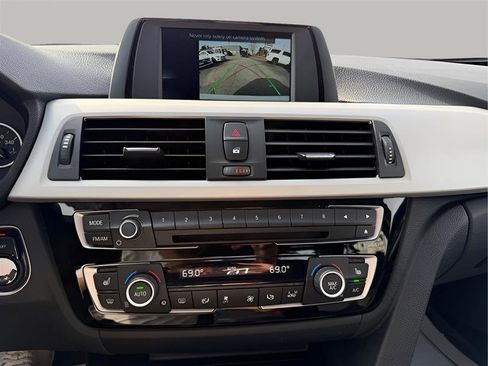 Used 2018 BMW 320i Sedan image 37