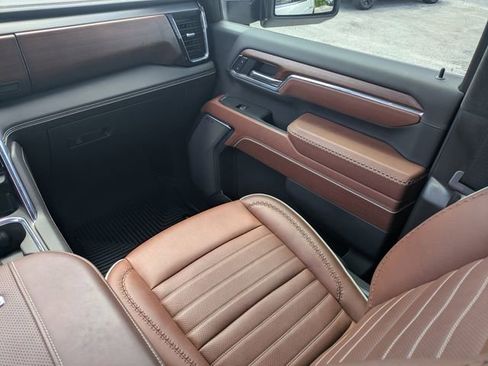 Used 2024 GMC Sierra 2500 Denali Ultimate AWD/4WD image 18