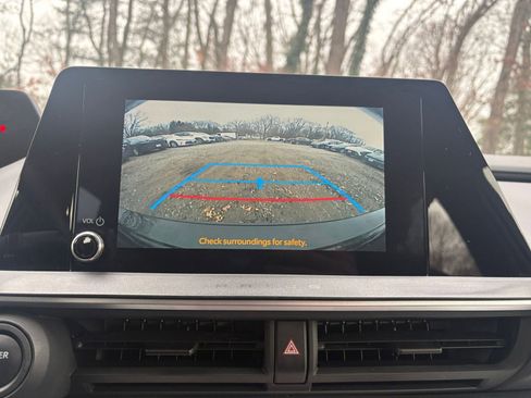 Used 2025 Toyota Prius LE image 17