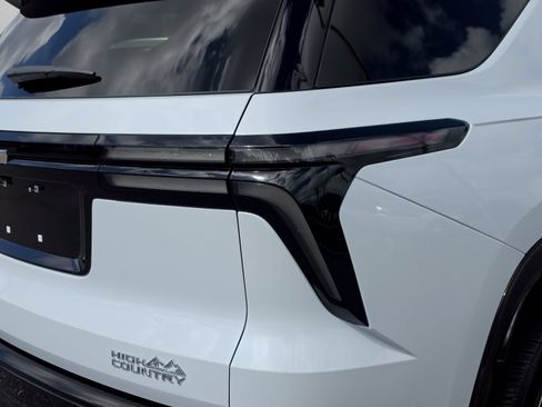 New 2026 Chevrolet Traverse High Country FWD image 40