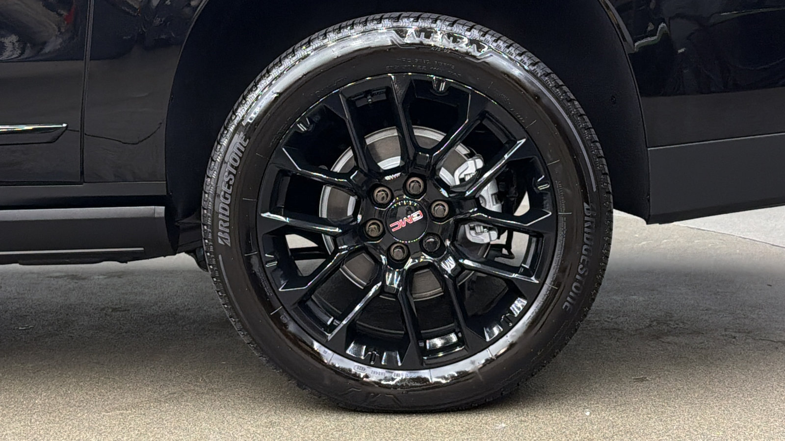 Used 2026 GMC Yukon XL Denali w/ Sun & Power Step Package AWD/4WD image 12