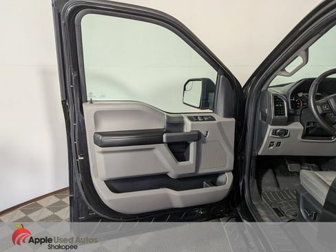 Used 2015 Ford F150 XLT w/ Equipment Group 302A Luxury AWD/4WD image 8