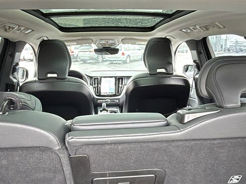 Certified 2025 Volvo XC60 B5 Plus image 30