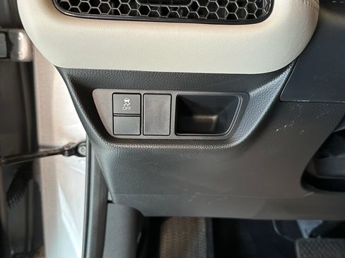 Used 2024 Honda HR-V LX image 18