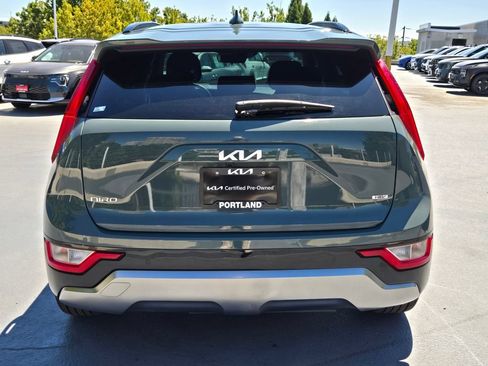 Used 2023 Kia Niro EX Touring FWD image 4