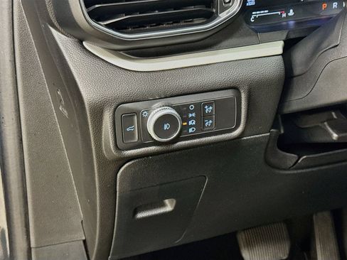 Used 2022 Ford Explorer XLT w/ Equipment Group 202A RWD image 10