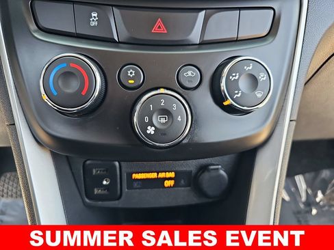Used 2022 Chevrolet Trax LT w/ Driver Confidence Package AWD/4WD image 18