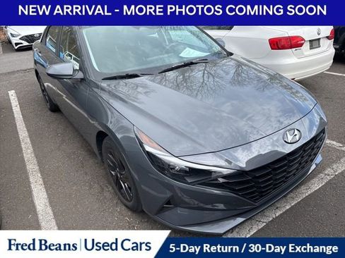 Used 2023 Hyundai Elantra SEL image 1
