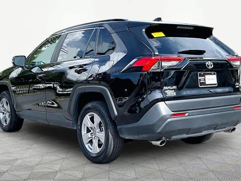 Used 2025 Toyota RAV4 XLE AWD/4WD image 12