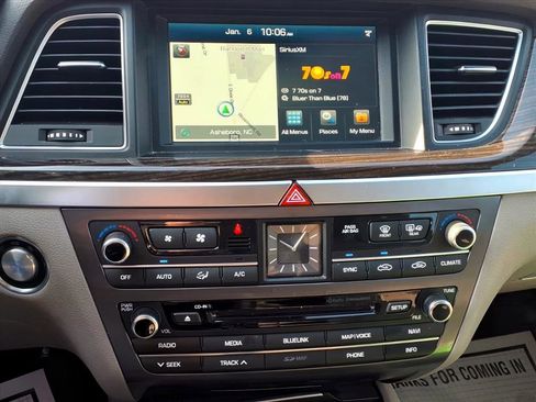 Used 2016 Hyundai Genesis 3.8 image 14