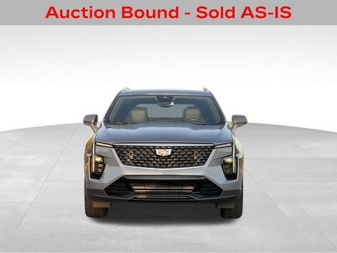 Used 2025 Cadillac XT4 Premium Luxury FWD image 7