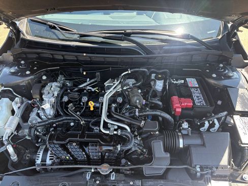Used 2025 Nissan Altima 2.5 SV FWD image 32