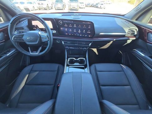 Used 2025 Chevrolet Traverse Z71 w/ Enhanced Driving Package image 28