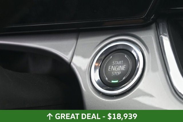 Used 2025 Chevrolet Trax LT FWD image 25