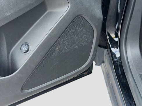 Used 2023 Chevrolet Equinox LT image 24