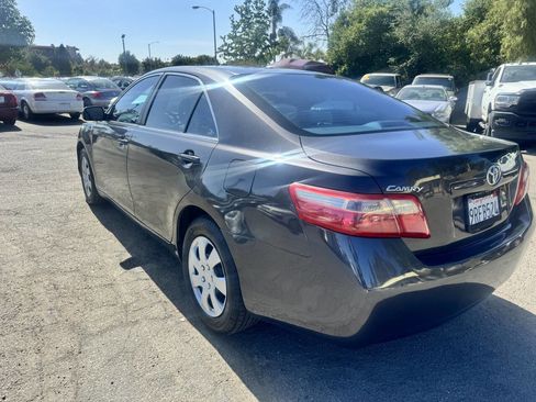 Used 2009 Toyota Camry LE FWD image 4