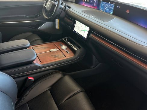 New 2026 Lincoln Navigator Black Label AWD/4WD image 17