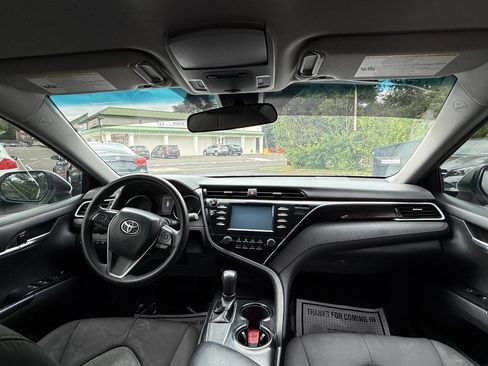 Used 2018 Toyota Camry L image 16