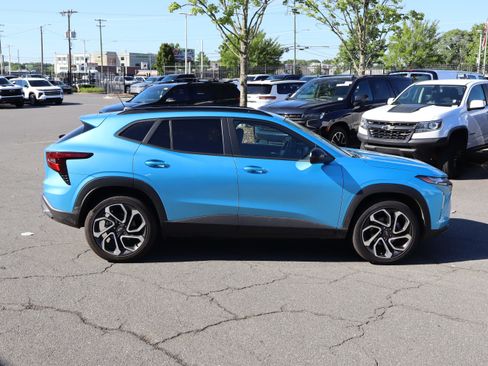 Used 2025 Chevrolet Trax RS w/ Driver Confidence Package FWD image 11