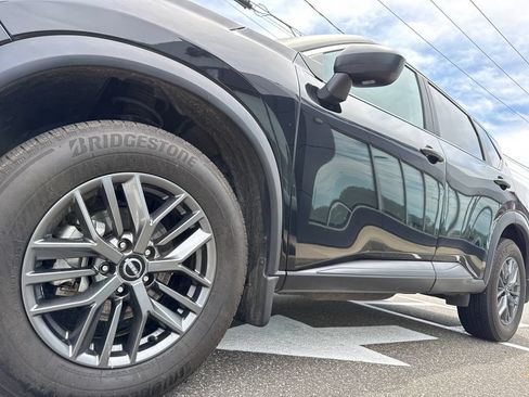 Certified 2024 Nissan Rogue S FWD image 10