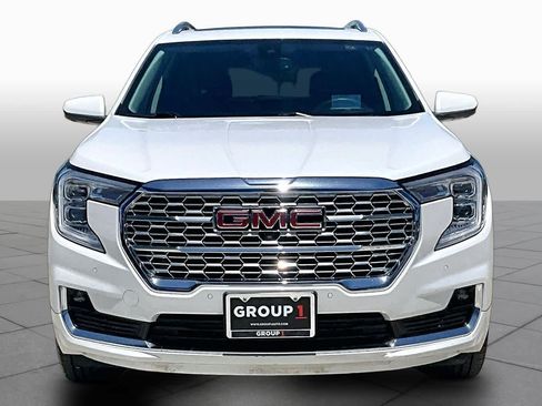 Used 2024 GMC Terrain Denali w/ Denali Premium Package AWD/4WD image 4