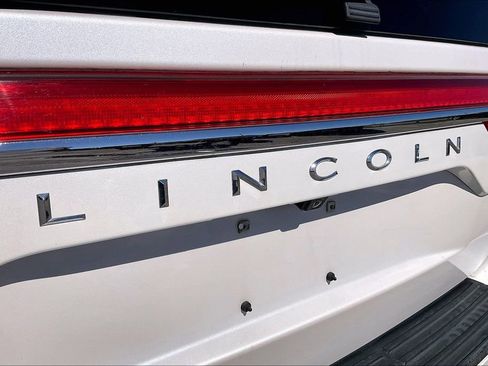 Used 2017 Lincoln Navigator Select RWD image 27