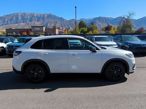 New 2026 Honda HR-V Sport image 2