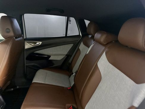 Used 2023 Volkswagen ID.4 Pro image 27