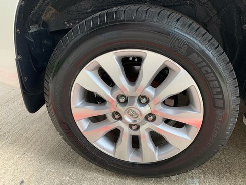 Used 2010 Toyota Sequoia Platinum RWD image 14