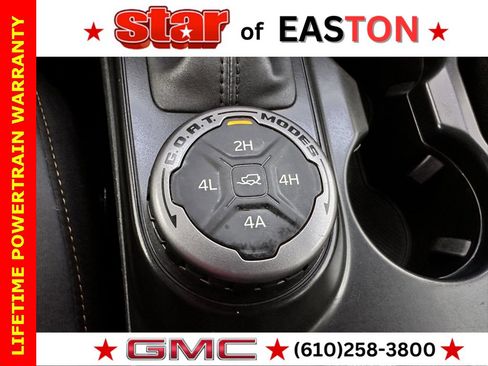 Used 2023 Ford Bronco Badlands image 28