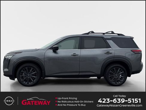 New 2026 Nissan Pathfinder SL w/ SL Premium Package AWD/4WD image 1