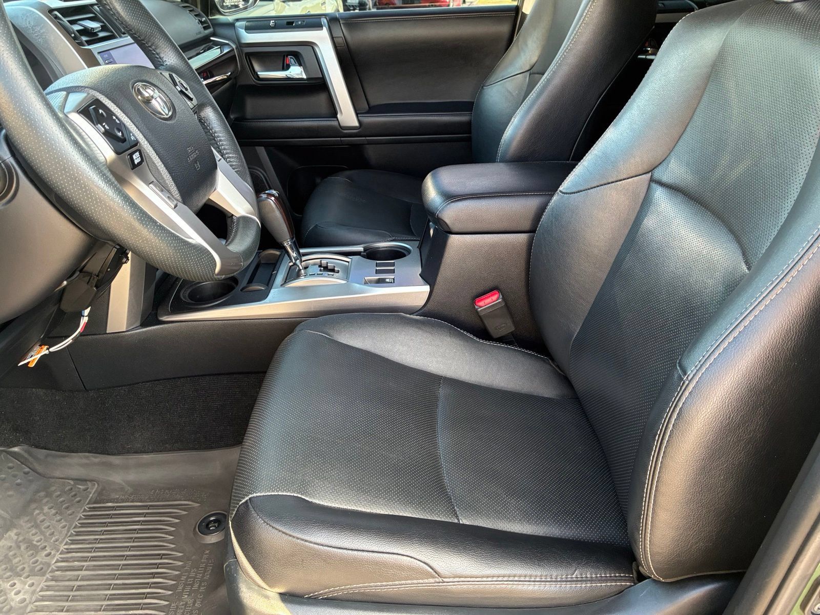 Used 2022 Toyota 4Runner Limited AWD/4WD image 12