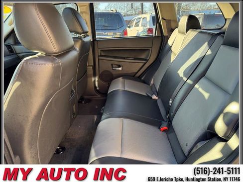 Used 2009 Jeep Grand Cherokee Laredo image 31