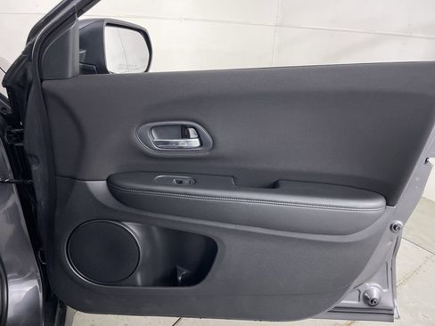 Used 2016 Honda HR-V LX image 22