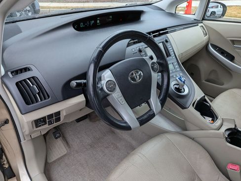 Used 2011 Toyota Prius Four w/ Navigation Pkg image 17