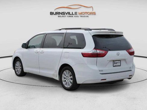 Used 2015 Toyota Sienna LE image 5