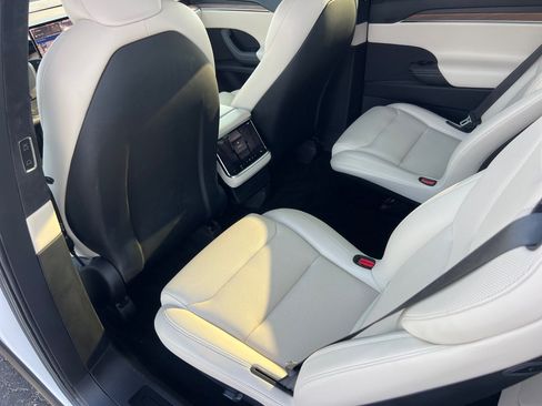 Used 2023 Tesla Model X AWD/4WD image 16