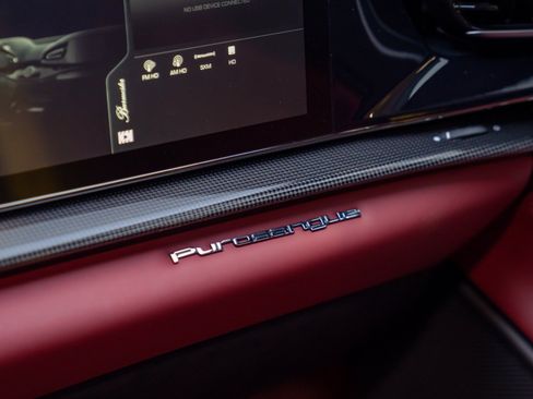 Used 2025 Ferrari Purosangue AWD/4WD image 46