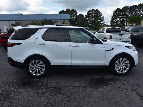 Used 2024 Land Rover Discovery S AWD/4WD image 4