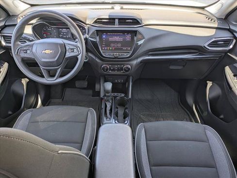 Used 2021 Chevrolet TrailBlazer LT FWD image 16
