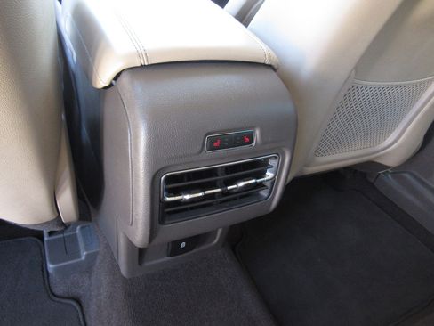 Used 2020 Lincoln Corsair Reserve image 15