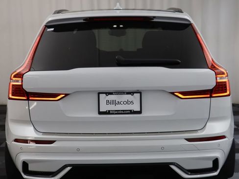 Used 2022 Volvo XC60 T8 R-Design w/ Advanced Package image 17