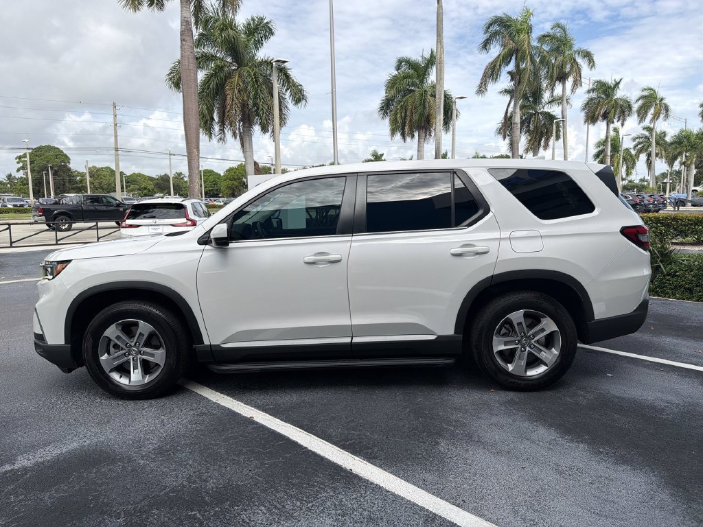 Certified 2025 Honda Pilot EX-L image 5