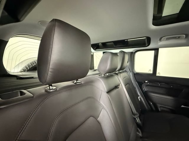 New 2026 Land Rover Defender 110 X-Dynamic SE AWD/4WD image 28