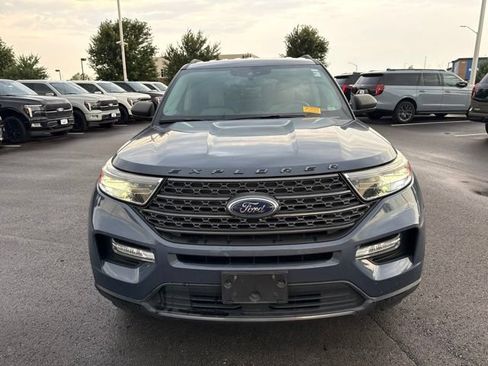 Used 2021 Ford Explorer XLT w/ Equipment Group 202A AWD/4WD image 2