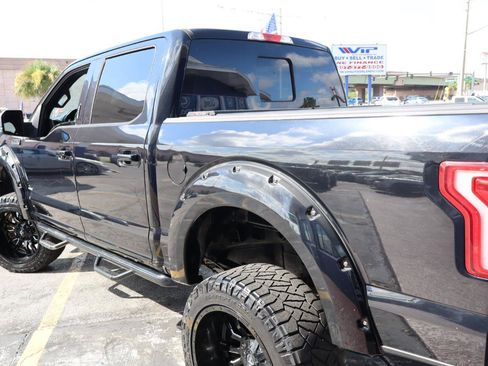 Used 2017 Ford F150 XLT w/ Equipment Group 302A Luxury AWD/4WD image 9