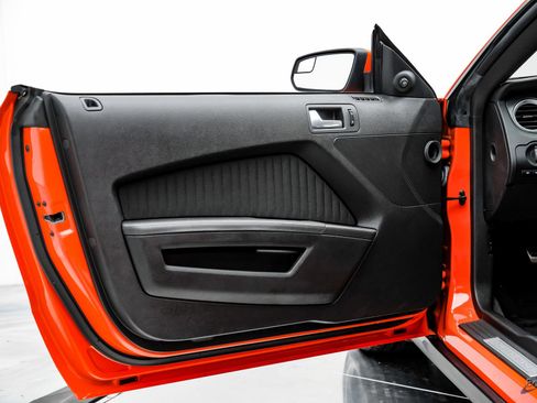 Used 2012 Ford Mustang Boss 302 w/ Boss 302 Accessory Pkg RWD image 78