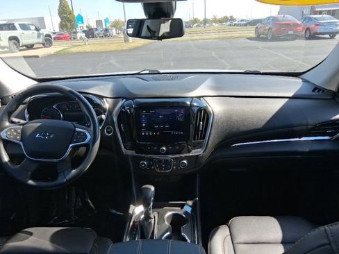 Used 2021 Chevrolet Traverse RS image 13