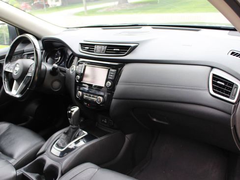 Used 2018 Nissan Rogue SL w/ Premium Package AWD/4WD image 41