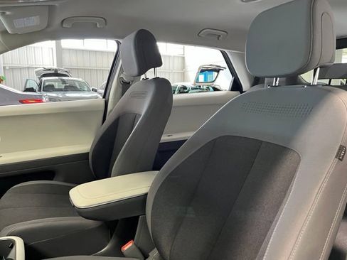 Used 2024 Hyundai Ioniq 5 SEL RWD image 23